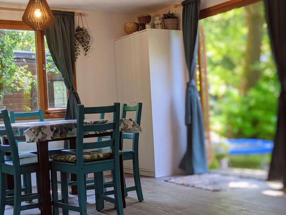 Sfeervol Chaletje In Een Rustige Bosrijke Omgeving Diessen Exterior photo